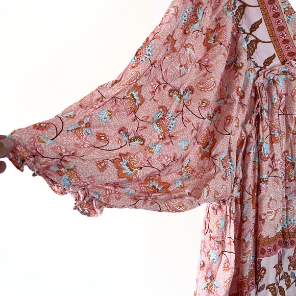 Coral Pullover V Neck Peasant Top; 3/4 sleeve Size: 1XL - Picture 7 of 10